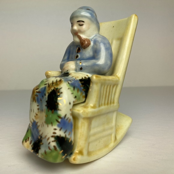 old couple sitting in rocking chairs figurines | Anniversary Gift - Picture 12 of 16